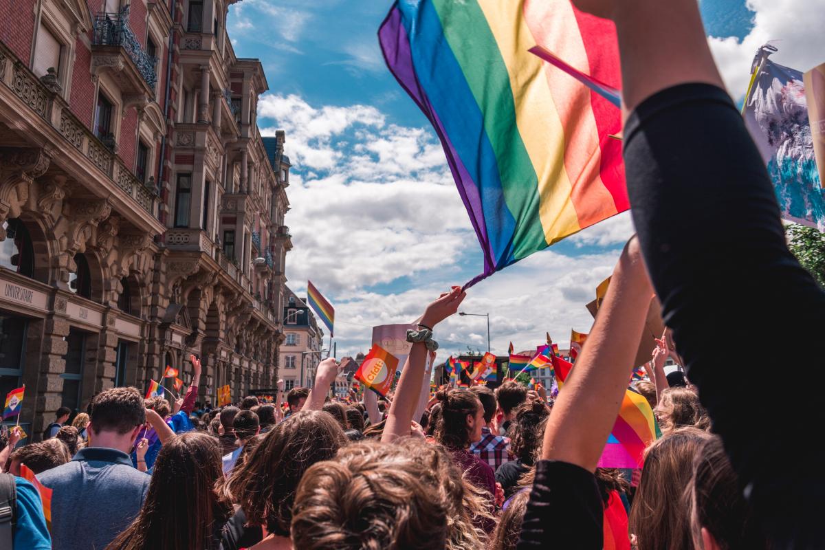Move with Erasmus Pride !